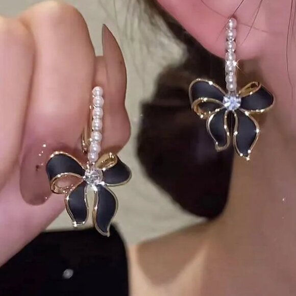 3/$35 Black Enamel & Gold Bow Dangle Earrings with Faux Pearl Fashion Jewelry - Picture 4 of 4